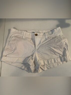 Old Navy White Women's Bermuda Shorts with Rolled Cuffs